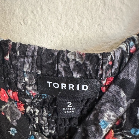 Size 2 Torrid black floral skater dress - Picture 3 of 4